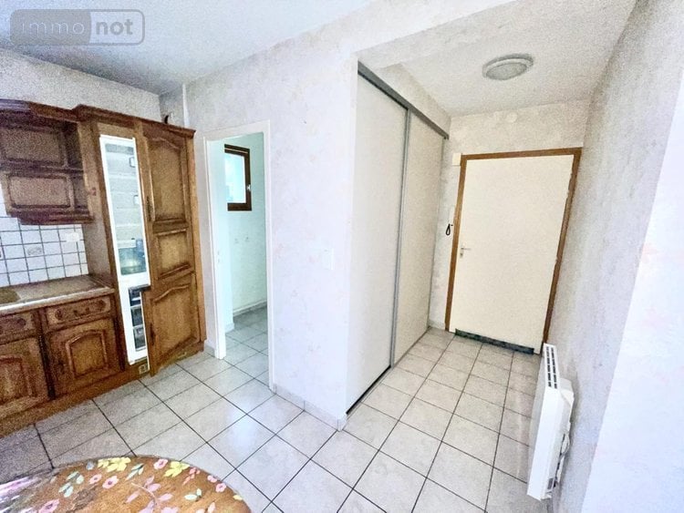 Location appartement Saint-Chély-d'Apcher 48200 Lozère 66 m2  640 euros