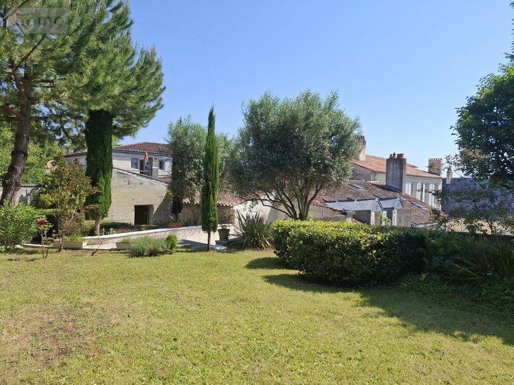 Maison a vendre Saintes 17100 Charente-Maritime 350 m2 13 pièces 988000 euros