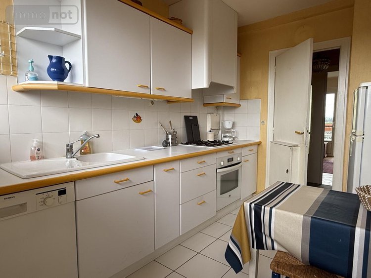 Appartement a vendre Cholet 49300 Maine-et-Loire 88 m2 5 pièces 146720 euros