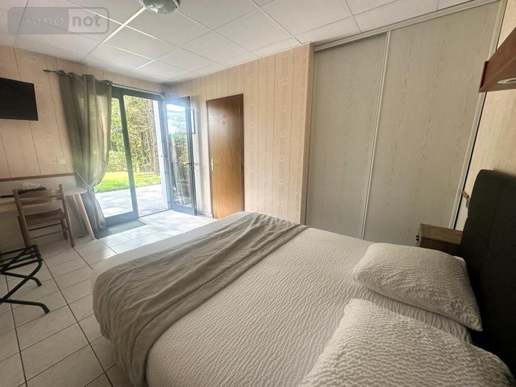 Fonds et murs commerciaux a vendre Anglards-de-Saint-Flour 15100 Cantal 850 m2  890000 euros