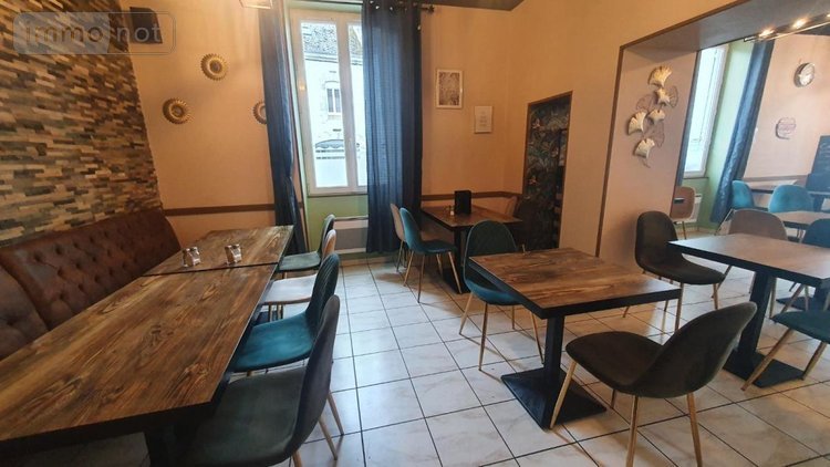 Fonds et murs commerciaux a vendre Gourin 56110 Morbihan 130 m2  168620 euros