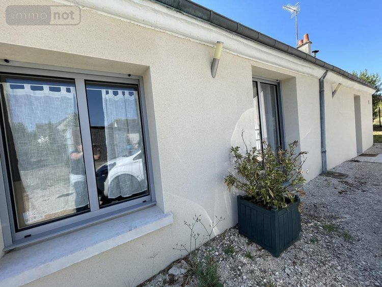 Location maison Areines 41100 Loir-et-Cher 103 m2 4 pièces 875 euros
