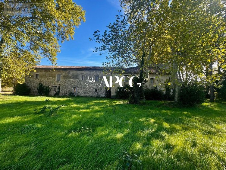 Immeuble a vendre Vinsobres 26110 Drôme 1000 m2  650000 euros