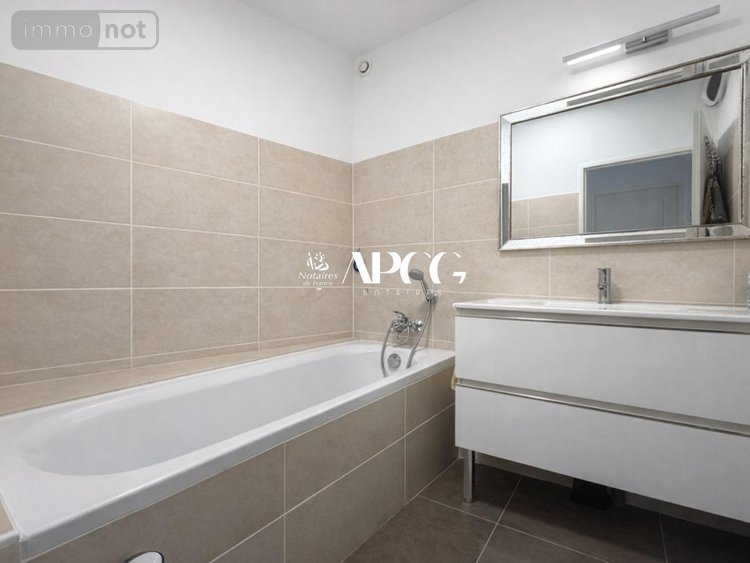 Viager appartement Vaison-la-Romaine 84110 Vaucluse 78 m2 3 pièces 230000 euros