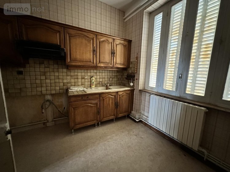 Immeuble a vendre Saint-Flour 15100 Cantal 373 m2  190800 euros