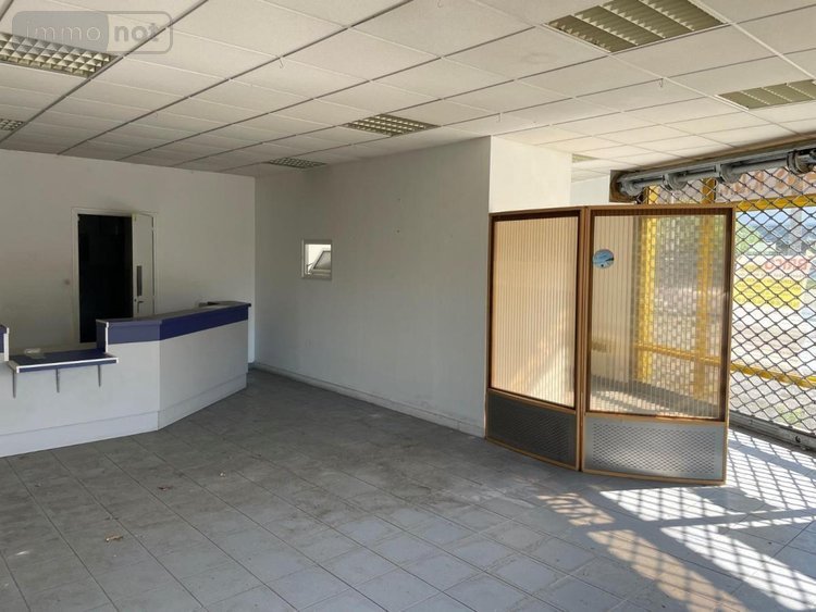 Garage et parking a vendre Port-Louis 56290 Morbihan 367 m2  280000 euros