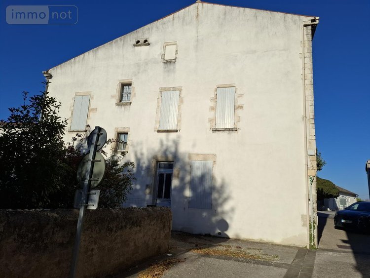 Immeuble a vendre Saintes 17100 Charente-Maritime 174 m2  251808 euros