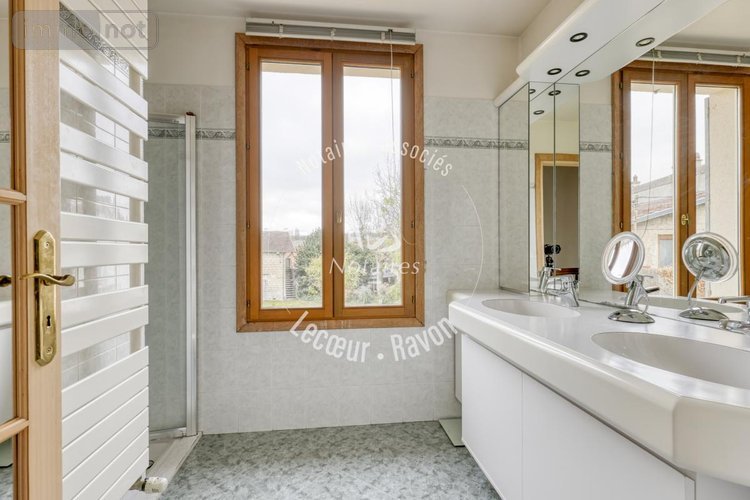 Immeuble a vendre Maisons-Laffitte 78600 Yvelines 103 m2  995000 euros