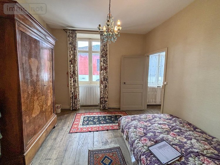 Maison a vendre Vayres 87600 Haute-Vienne 128 m2 6 pièces 115520 euros