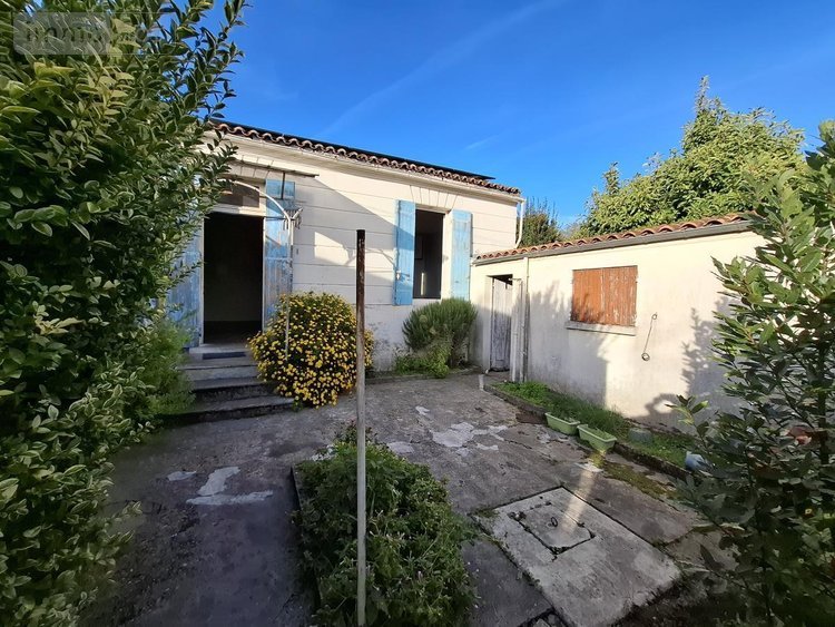 Maison a vendre Saintes 17100 Charente-Maritime 63 m2 3 pièces 115412 euros