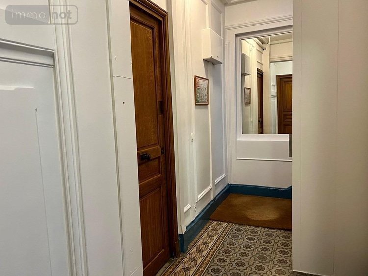 Location appartement Paris 18e arrondissement 75018 Paris 38 m2 2 pièces 1590 euros