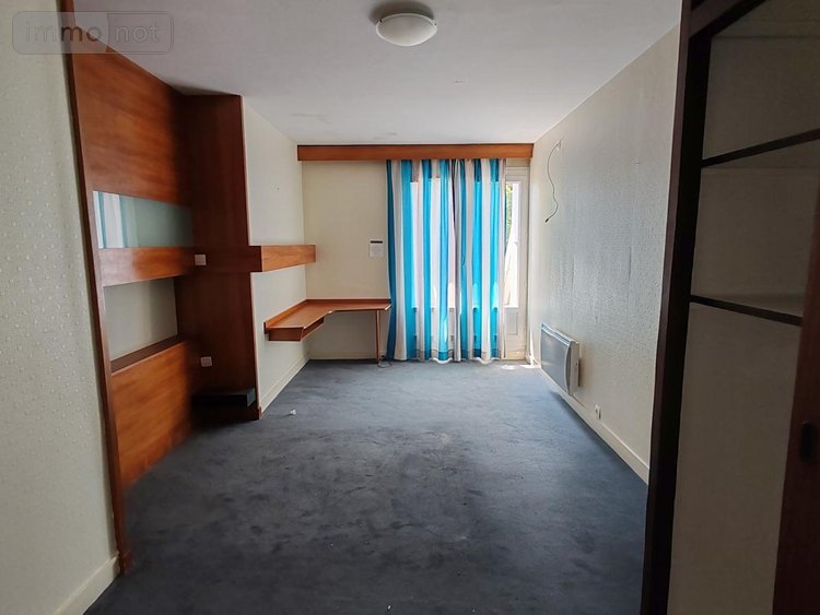 Immeuble a vendre Plounéour-Ménez 29410 Finistère 800 m2  263500 euros