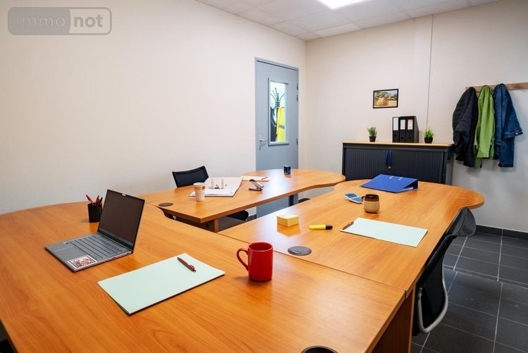 Fonds et murs commerciaux a vendre Auxerre 89000 Yonne 865 m2  499000 euros