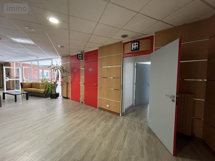 Fonds et murs commerciaux a vendre Laon 02000 Aisne 860 m2  999000 euros