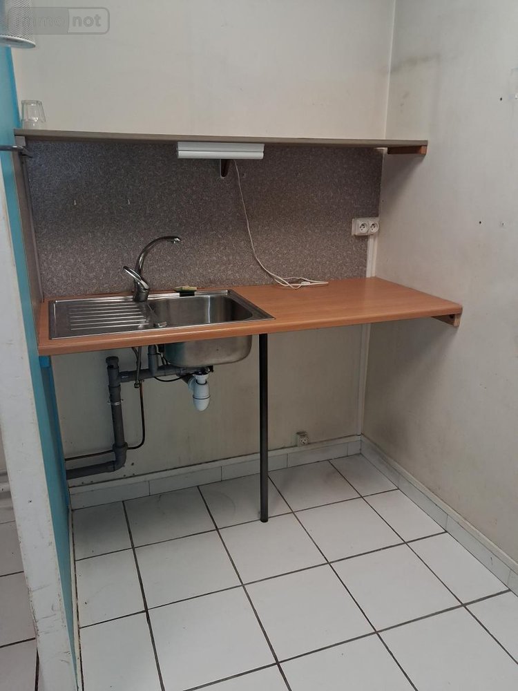 Location fonds et murs commerciaux Bourg-en-Bresse 01000 Ain 58 m2  741 euros