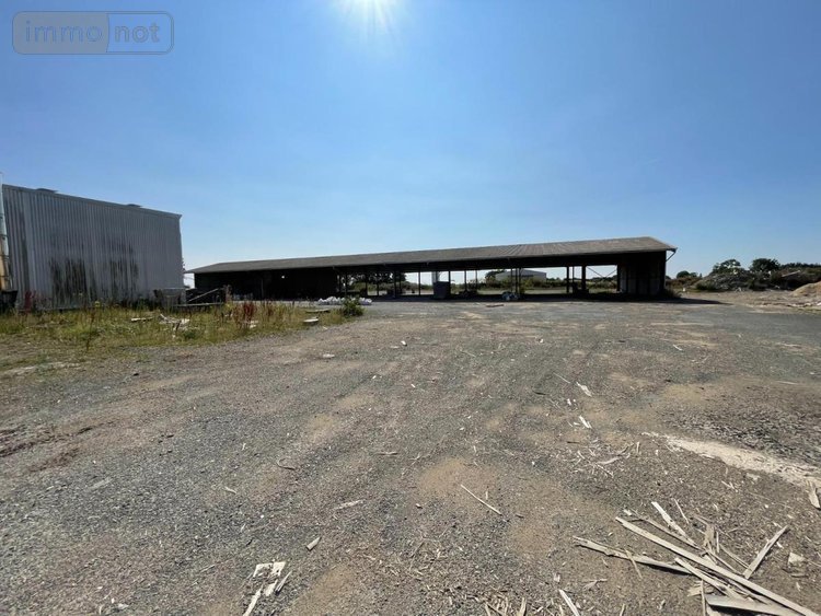 Fonds et murs commerciaux a vendre Saint-Jean-de-Liversay 17170 Charente-Maritime 4000 m2  3090000 euros