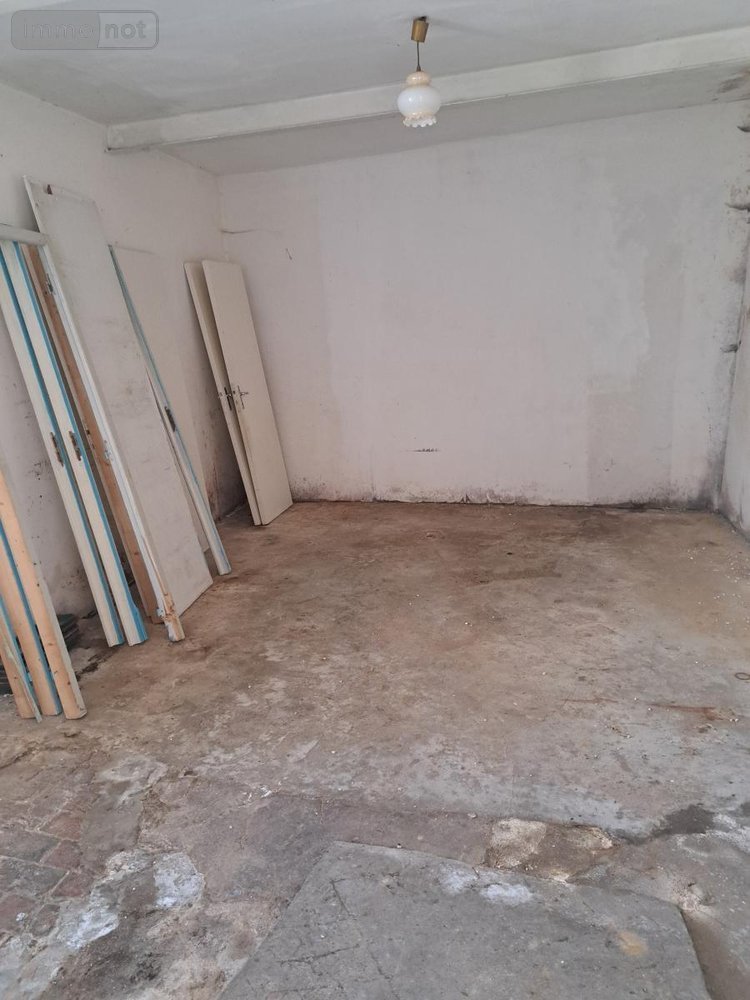 Immeuble a vendre Tennie 72240 Sarthe 160 m2  73500 euros