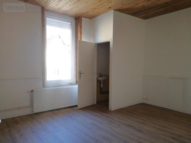 Location fonds et murs commerciaux Cambrai 59400 Nord 222 m2  1500 euros