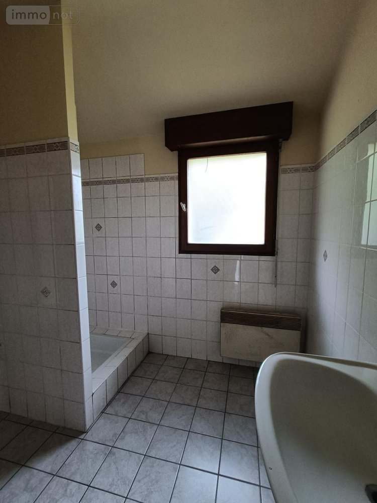 Location maison Plémet 22210 Côtes-d'Armor 142 m2  730 euros