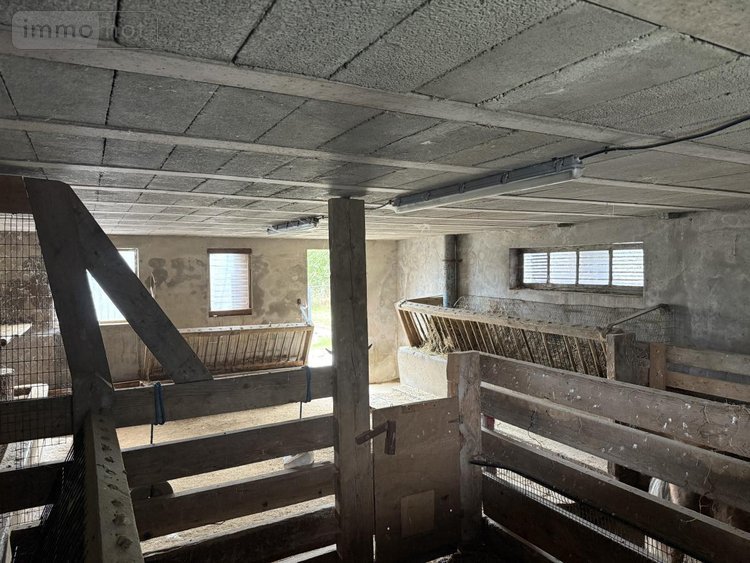 Garage et parking a vendre Beaupréau-en-Mauges 49600 Maine-et-Loire 280 m2  43000 euros