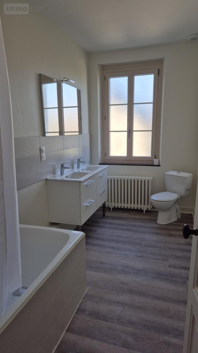 Location maison Neuville-sur-Sarthe 72190 Sarthe 161 m2  1555 euros