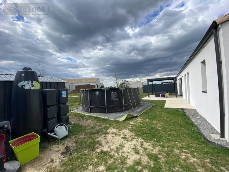 Location maison Saint-Philbert-de-Bouaine 85660 Vendée 98 m2 5 pièces 1100 euros