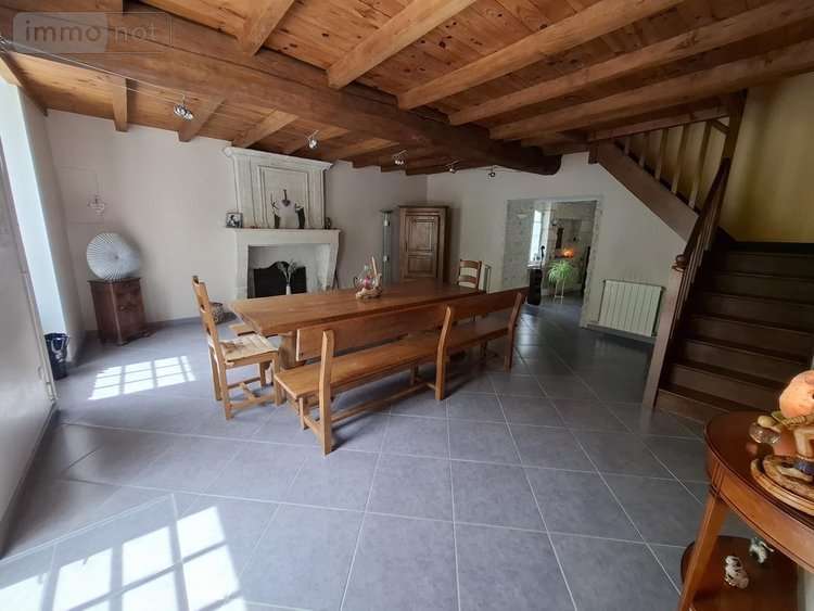 Maison a vendre Saintes 17100 Charente-Maritime 405 m2 11 pièces 500000 euros
