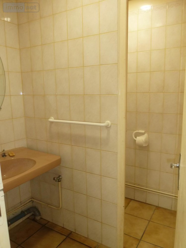 Location fonds et murs commerciaux Cambrai 59400 Nord 63 m2  579 euros