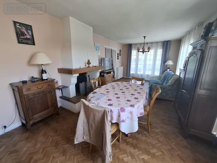 Maison a vendre Saintes 17100 Charente-Maritime 106 m2 5 pièces 199348 euros