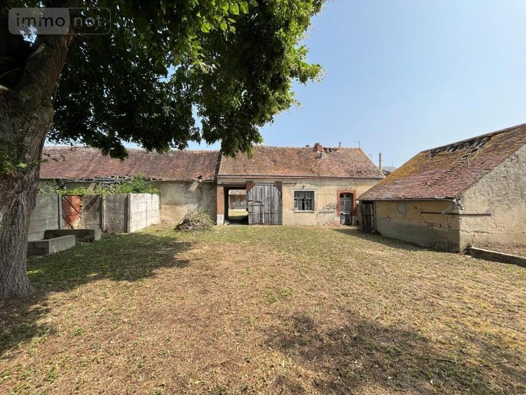 Fonds et murs commerciaux a vendre Corquilleroy 45120 Loiret 350 m2  126800 euros
