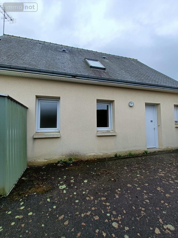 Location fonds et murs commerciaux Plouguenast-Langast 22150 Côtes-d'Armor 123 m2  975 euros