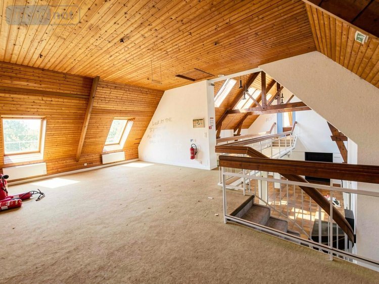 Immeuble a vendre Plounéour-Ménez 29410 Finistère 637 m2  255000 euros