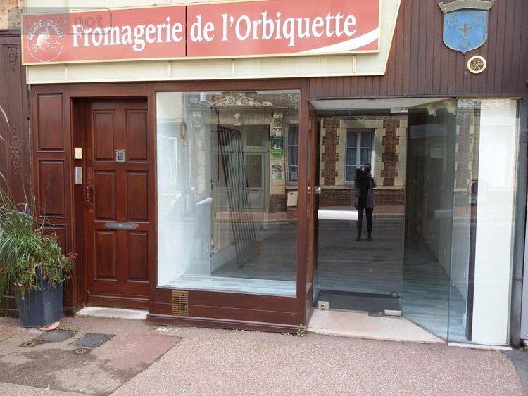 Location fonds et murs commerciaux Orbec 14290 Calvados 32 m2  380 euros