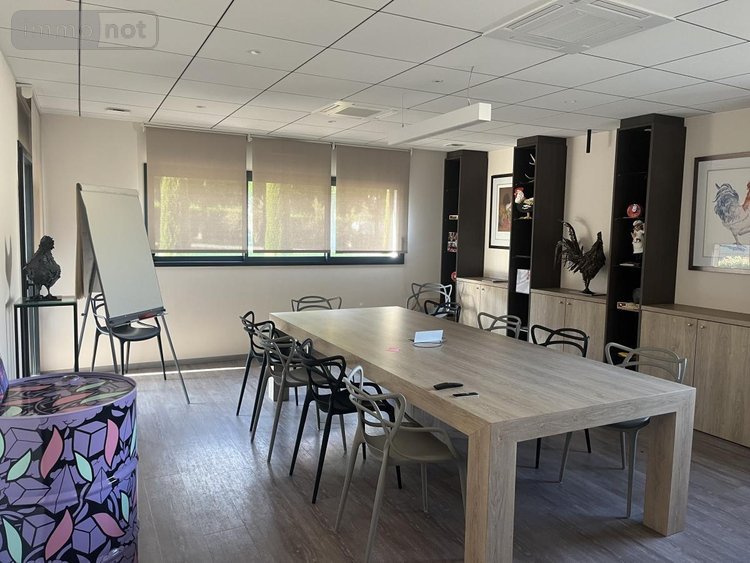 Fonds et murs commerciaux a vendre Dole 39100 Jura 280 m2  800000 euros