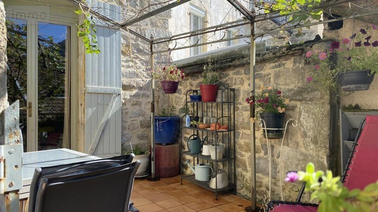 Immeuble a vendre Nantua 01130 Ain 250 m2  288000 euros