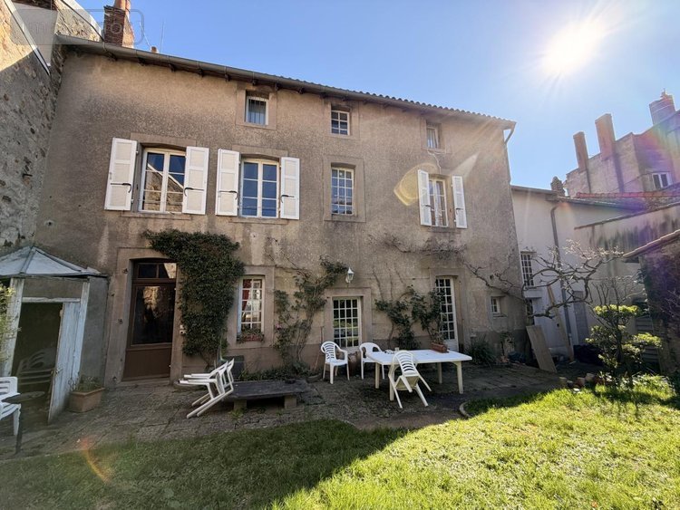 Maison a vendre Cholet 49300 Maine-et-Loire 258 m2 9 pièces 396300 euros
