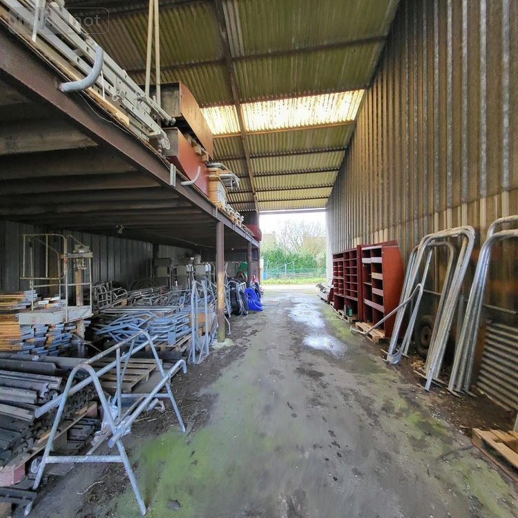 Fonds et murs commerciaux a vendre Châteauneuf-du-Faou 29520 Finistère 1673 m2  339200 euros