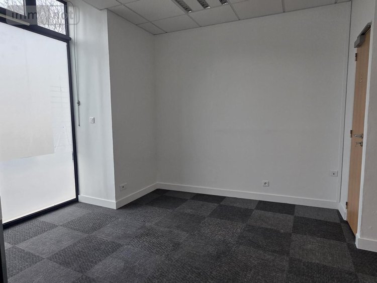 Location fonds et murs commerciaux Château-Gontier-sur-Mayenne 53200 Mayenne 105 m2  900 euros