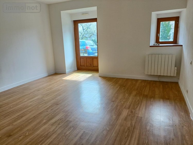 Location maison Plémet 22210 Côtes-d'Armor 142 m2  730 euros