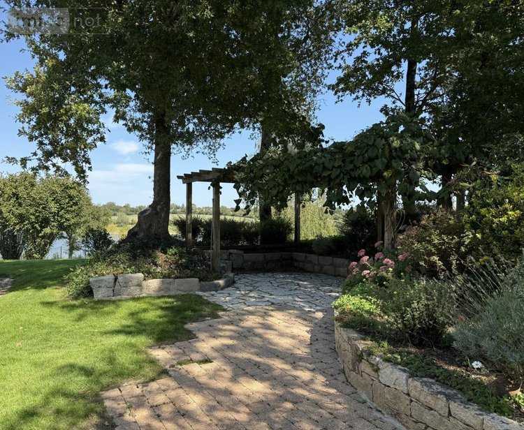 Maison a vendre La Tessoualle 49280 Maine-et-Loire 270 m2 8 pièces 456560 euros