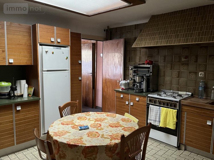 Immeuble a vendre Luçon 85400 Vendée 136 m2  177200 euros