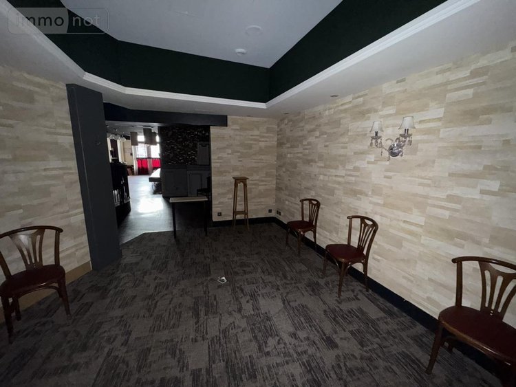 Location fonds et murs commerciaux Cambrai 59400 Nord 178 m2  2225 euros