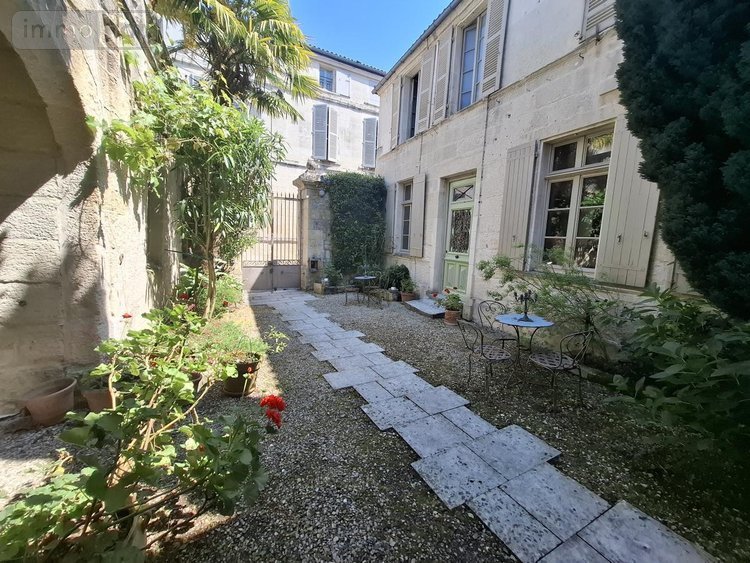 Maison a vendre Saintes 17100 Charente-Maritime 350 m2 13 pièces 988000 euros