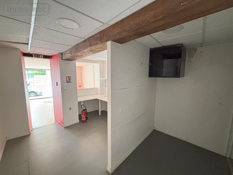 Location fonds et murs commerciaux Laval 53000 Mayenne 70 m2  1200 euros