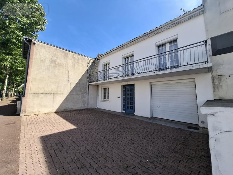 Maison a vendre Saintes 17100 Charente-Maritime 147 m2 8 pièces 374000 euros