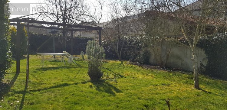 Immeuble a vendre Mourmelon-le-Grand 51400 Marne 475 m2  168700 euros