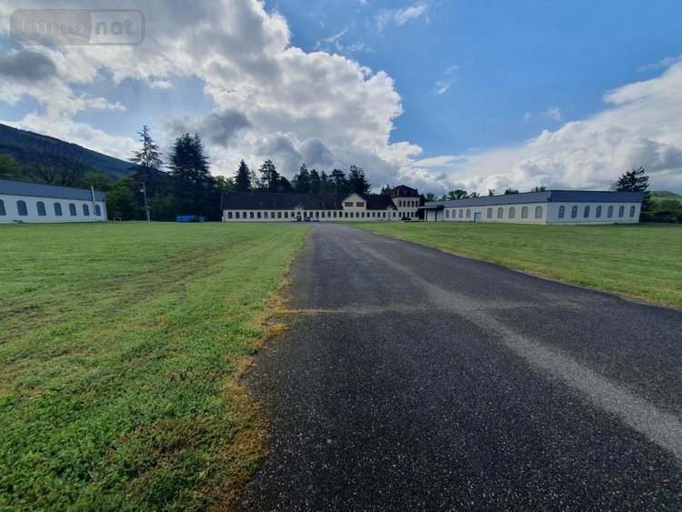 Fonds et murs commerciaux a vendre Serrières-de-Briord 01470 Ain 4187 m2  1860000 euros