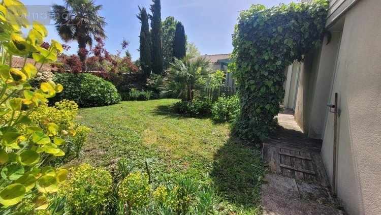 Maison a vendre Marans 17230 Charente-Maritime 165 m2 3 pièces 265200 euros
