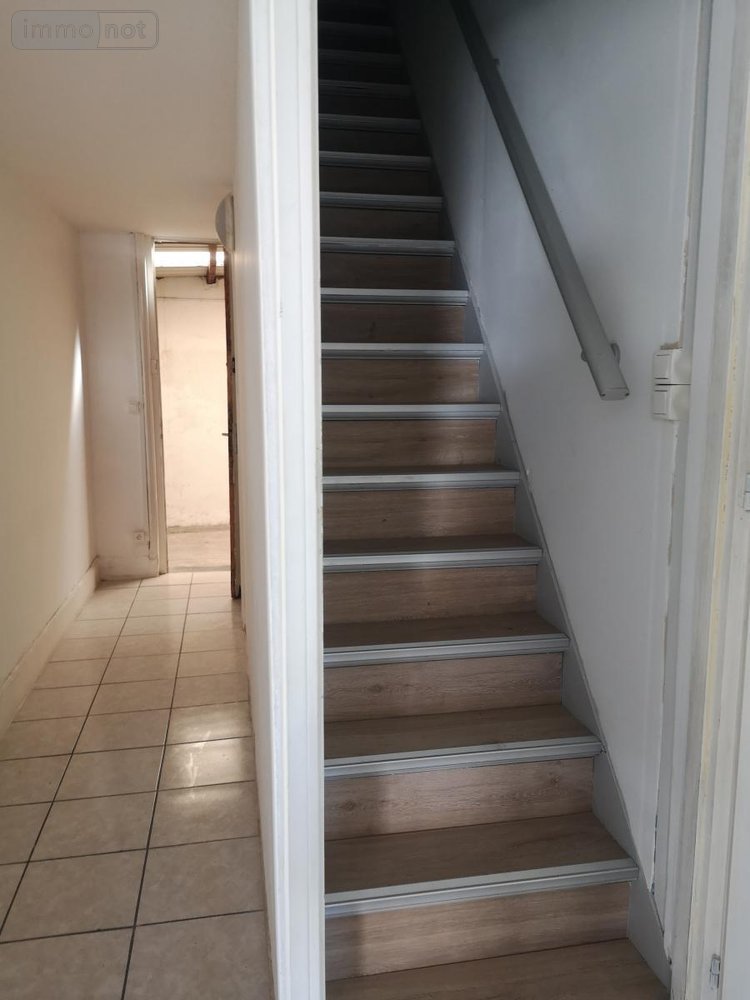 Location fonds et murs commerciaux Cambrai 59400 Nord 222 m2  1500 euros