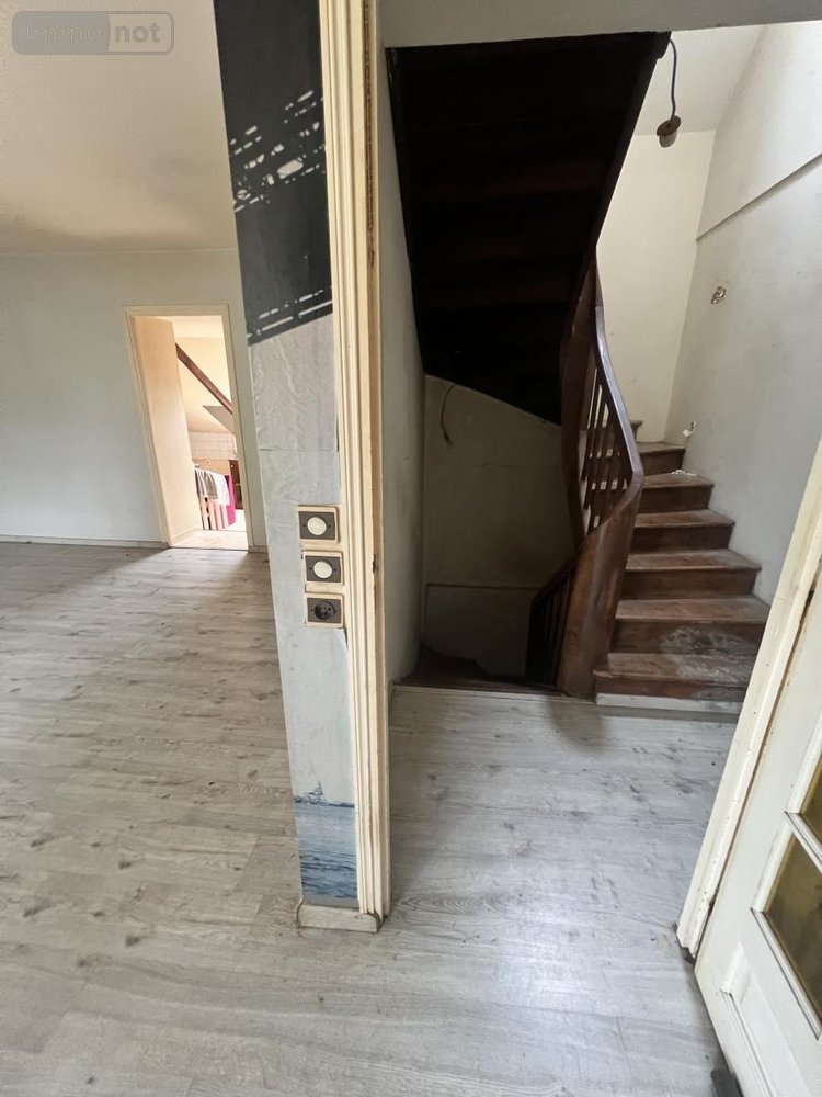Immeuble a vendre Yffiniac 22120 Côtes-d'Armor 280 m2  180200 euros